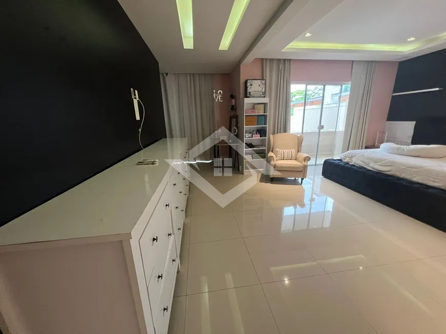 Casa à venda e aluguel com 4 quartos, 350m² - Foto 18