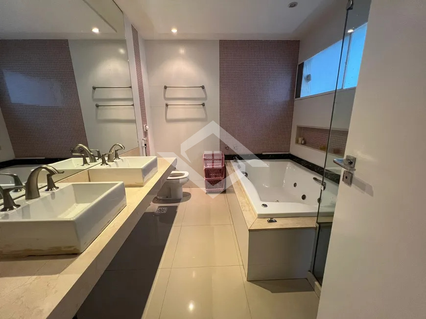 Casa à venda e aluguel com 4 quartos, 350m² - Foto 17