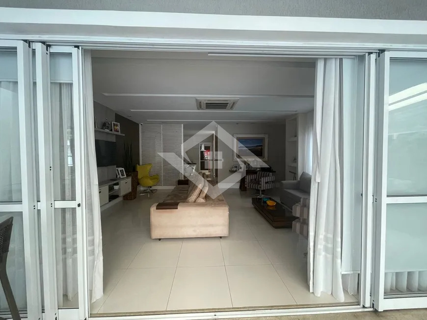 Casa para alugar com 3 quartos, 340m² - Foto 4