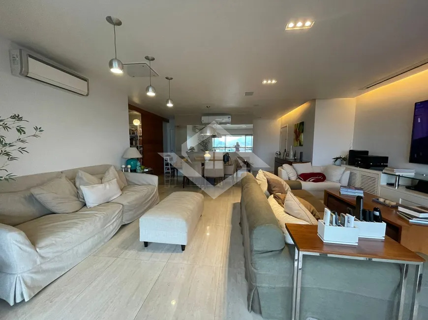 Apartamento à venda com 3 quartos, 233m² - Foto 12