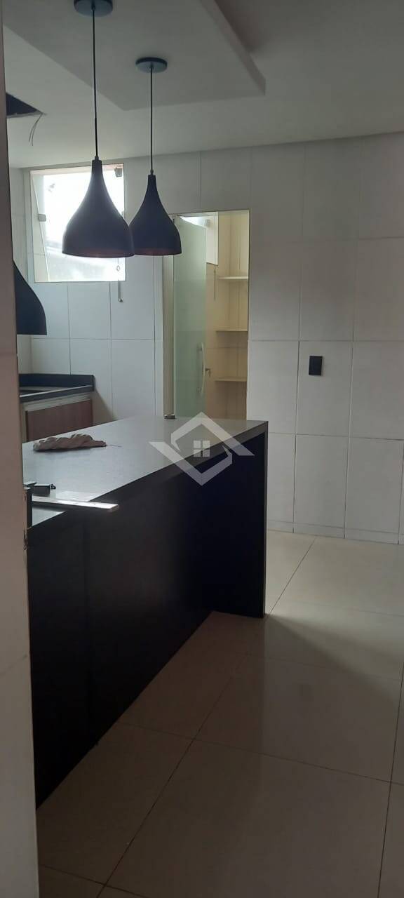 Casa à venda com 3 quartos, 80m² - Foto 13