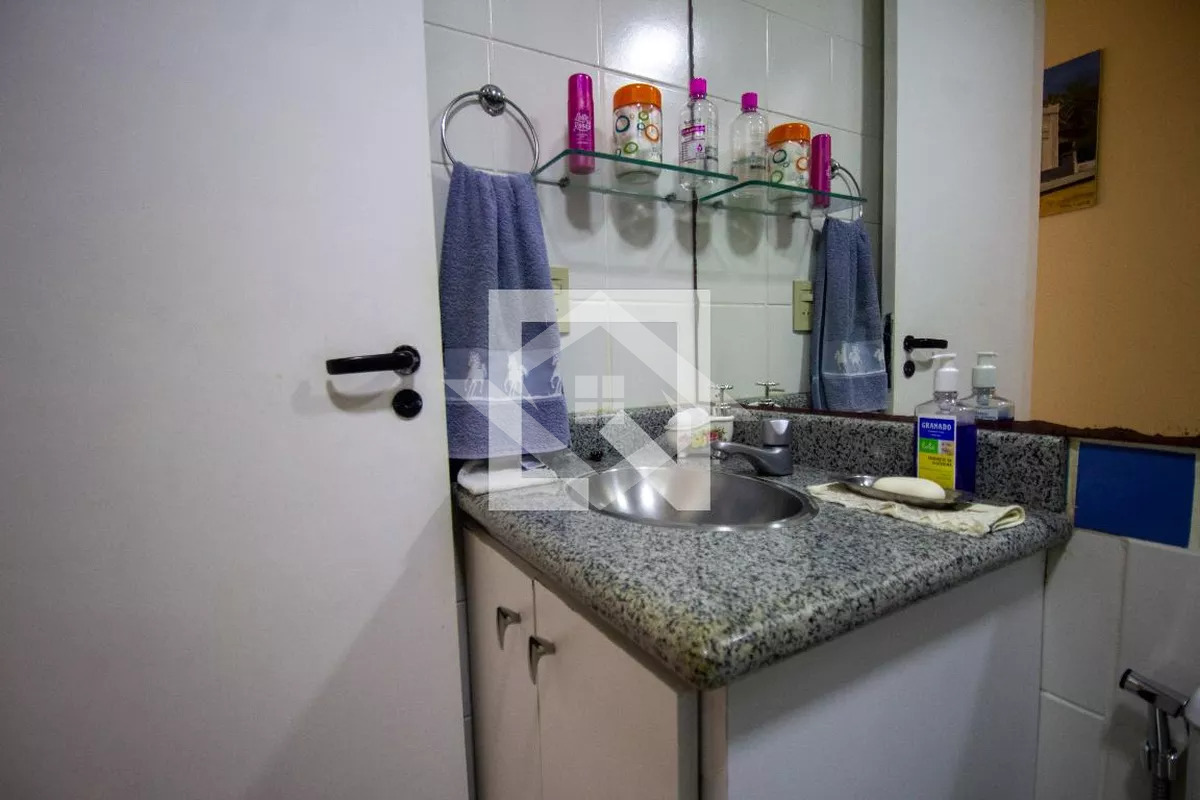 Apartamento à venda com 2 quartos, 67m² - Foto 11