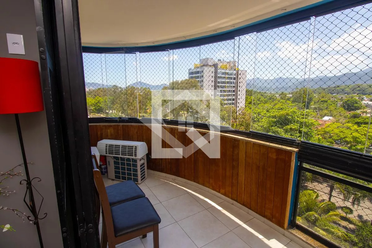 Apartamento à venda com 3 quartos, 78m² - Foto 2