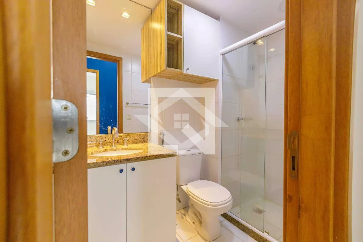 Apartamento à venda com 2 quartos, 70m² - Foto 4