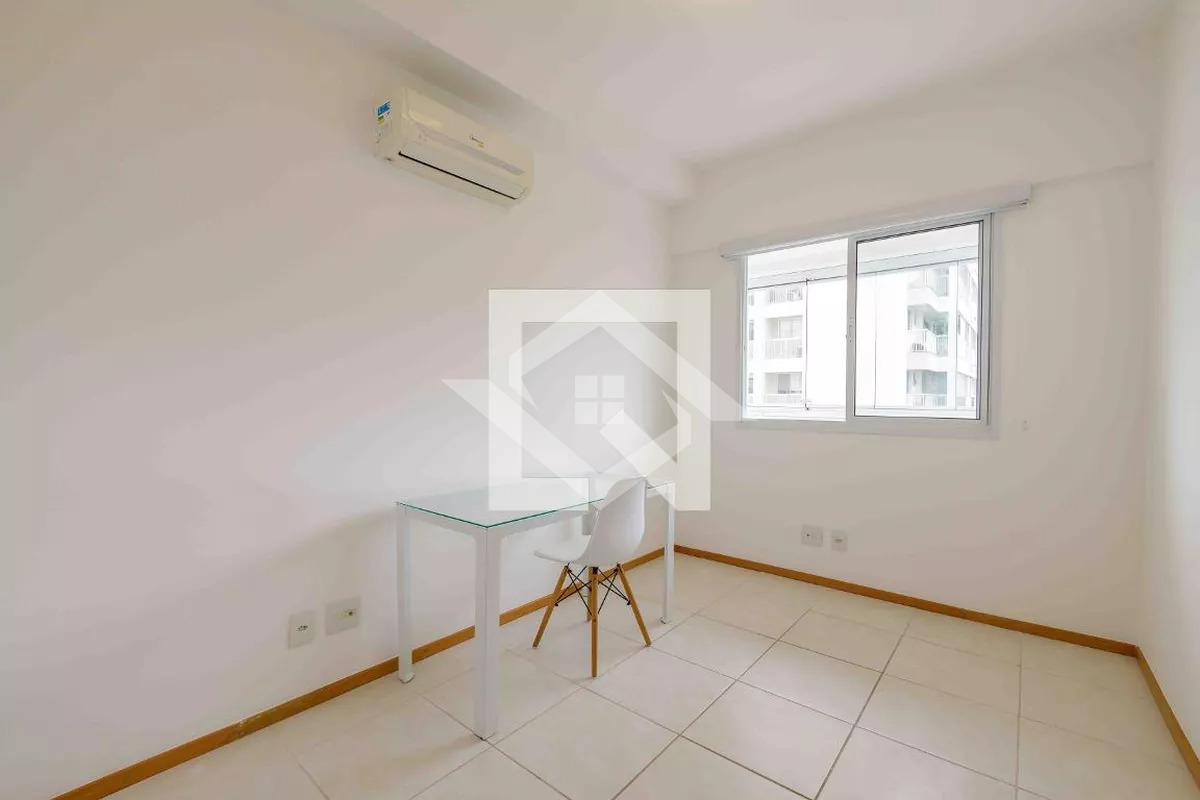 Apartamento à venda com 2 quartos, 70m² - Foto 19