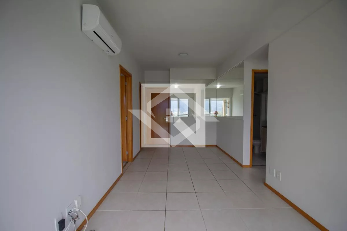 Casa à venda com 2 quartos, 70m² - Foto 6