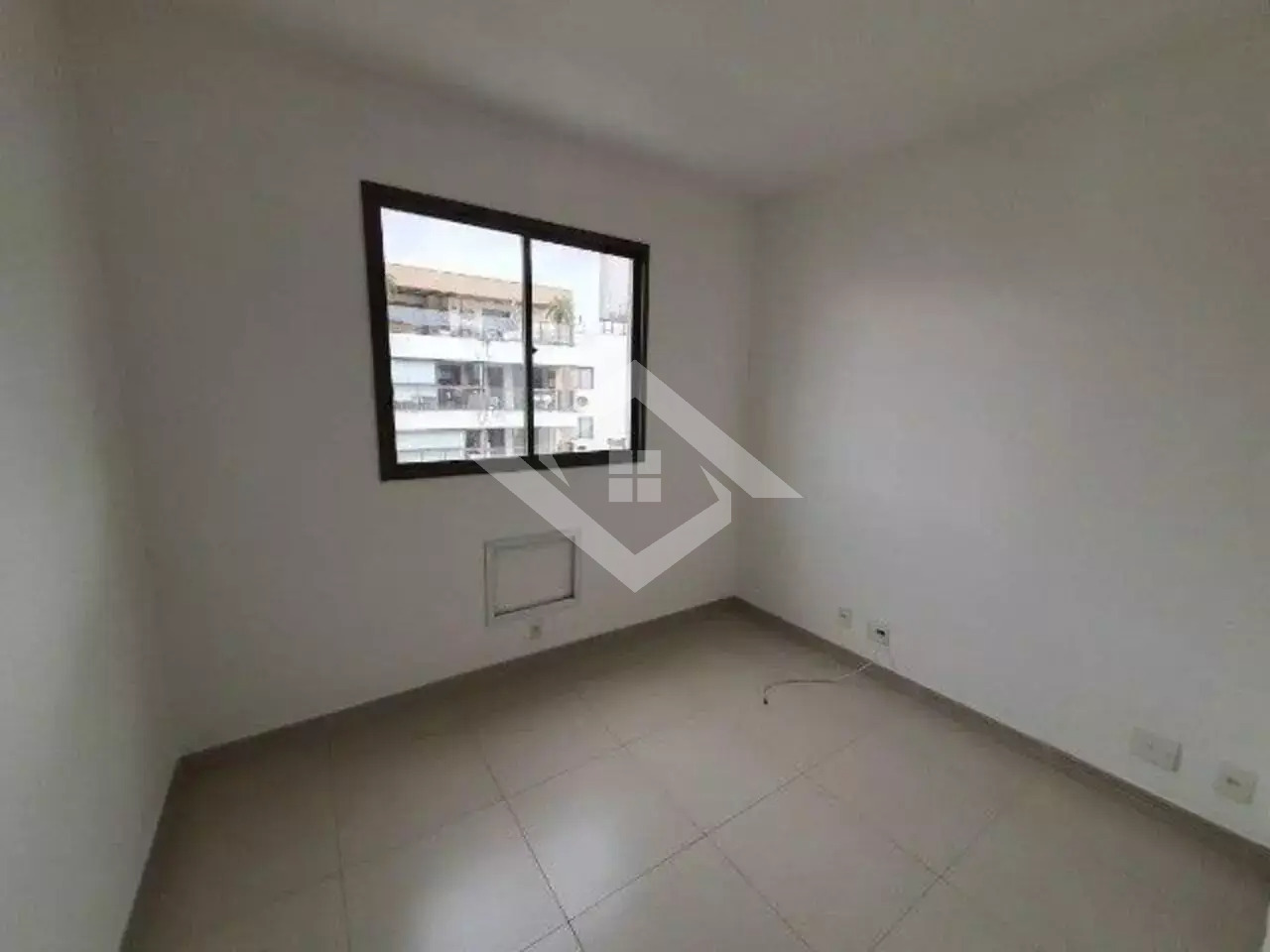 Apartamento à venda com 2 quartos, 67m² - Foto 4