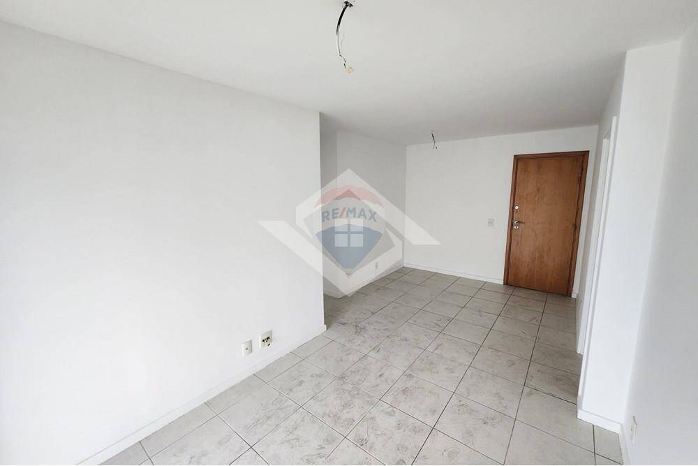 Apartamento à venda com 2 quartos, 69m² - Foto 7