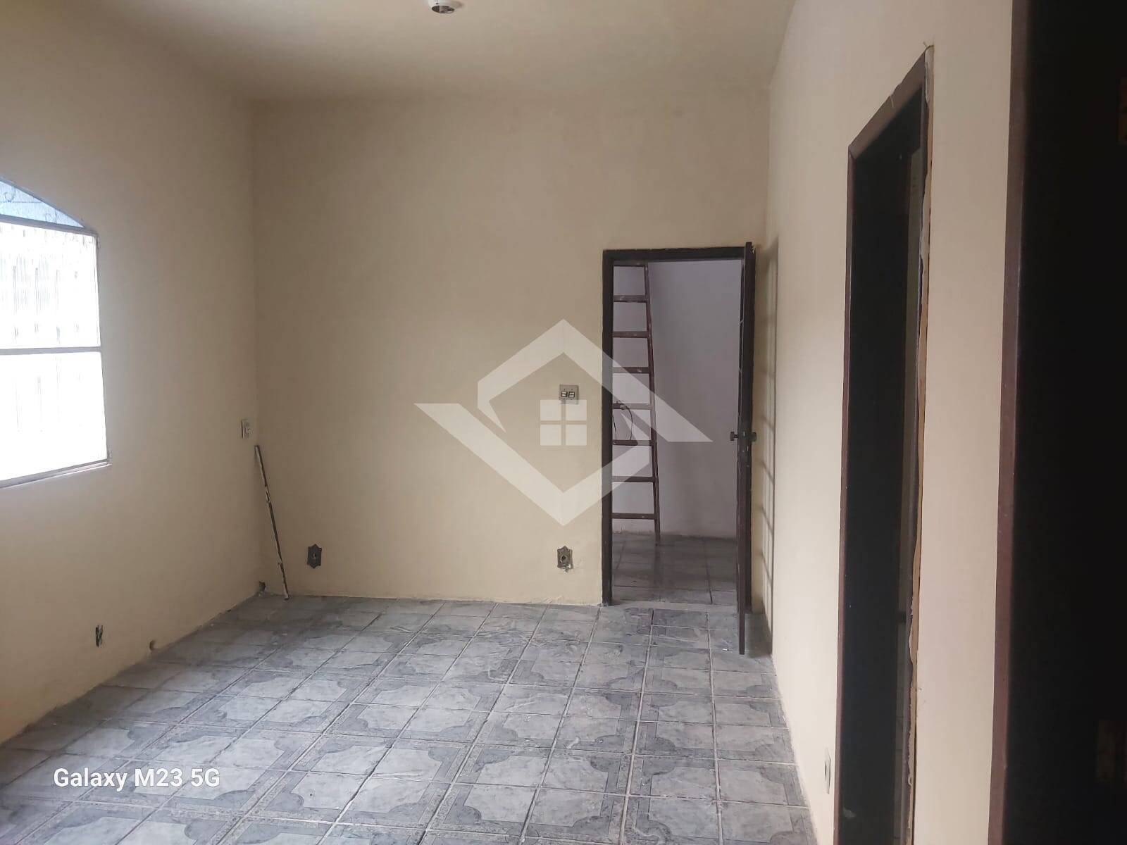 Casa para alugar com 2 quartos, 120m² - Foto 4