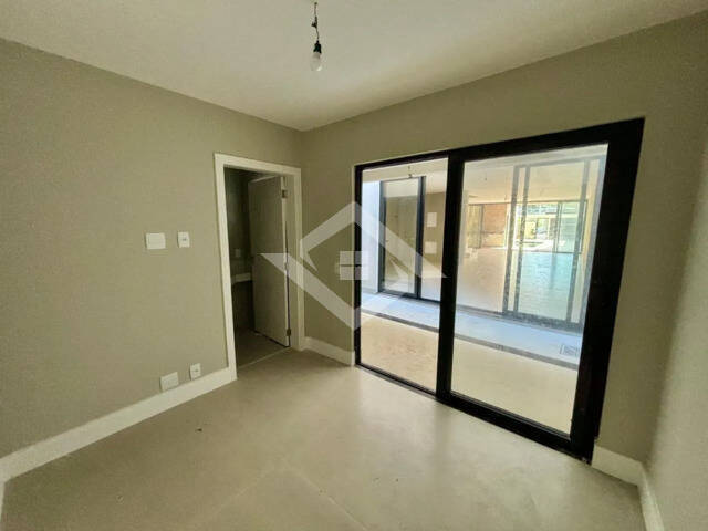 Casa à venda com 3 quartos, 350m² - Foto 11