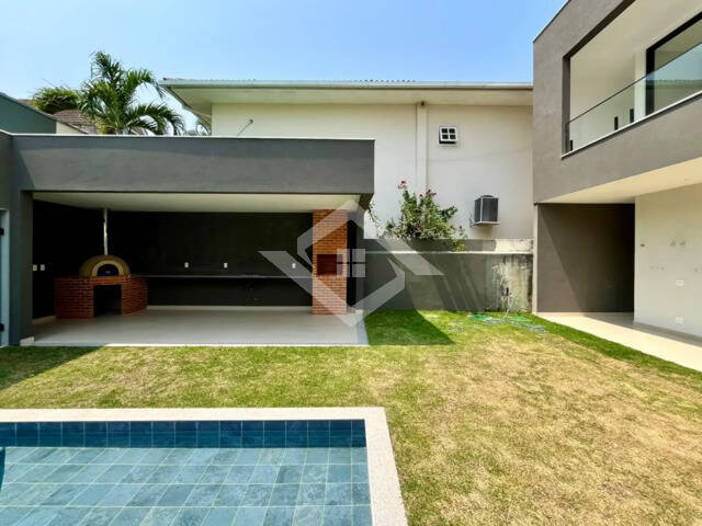 Casa à venda com 3 quartos, 350m² - Foto 2