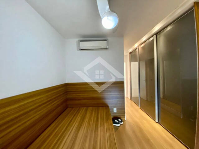 Apartamento à venda com 4 quartos, 233m² - Foto 8