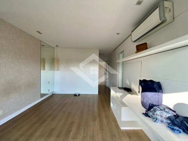 Apartamento à venda com 4 quartos, 233m² - Foto 11