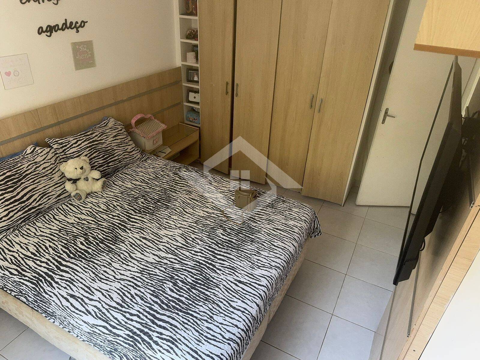 Apartamento à venda com 2 quartos, 70m² - Foto 11