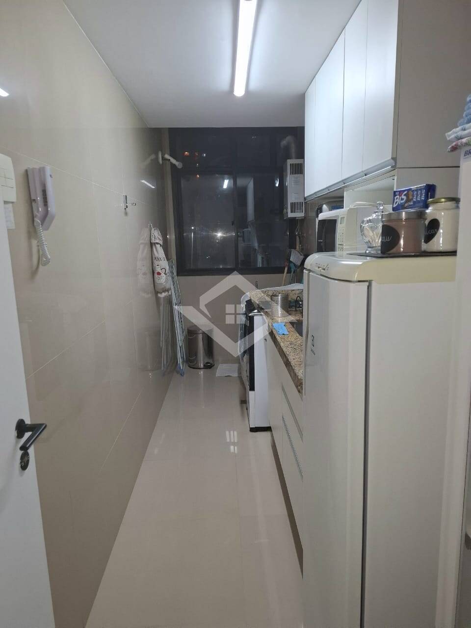 Apartamento à venda com 3 quartos, 69m² - Foto 3