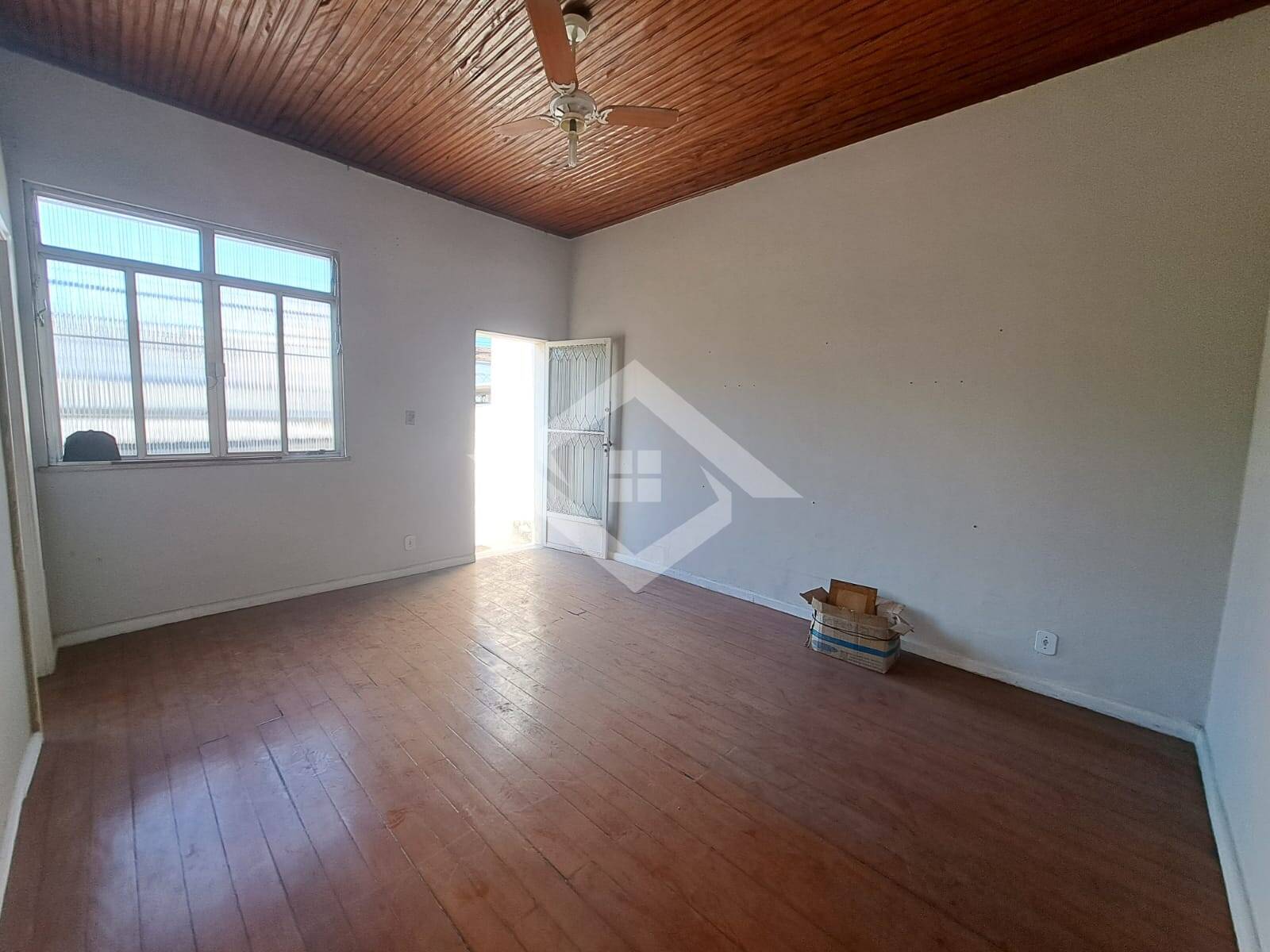 Casa à venda com 3 quartos, 110m² - Foto 6