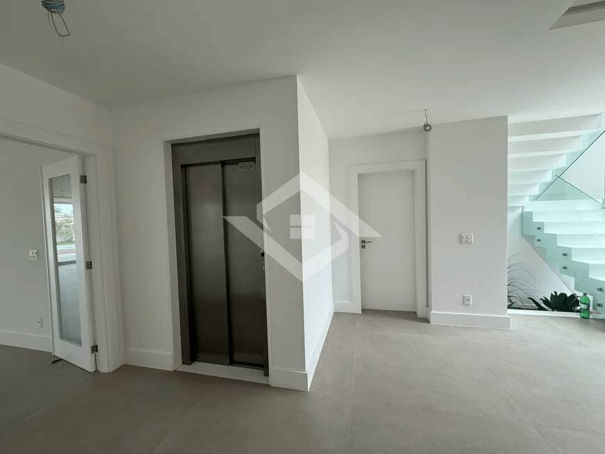 Casa à venda com 5 quartos, 600m² - Foto 11