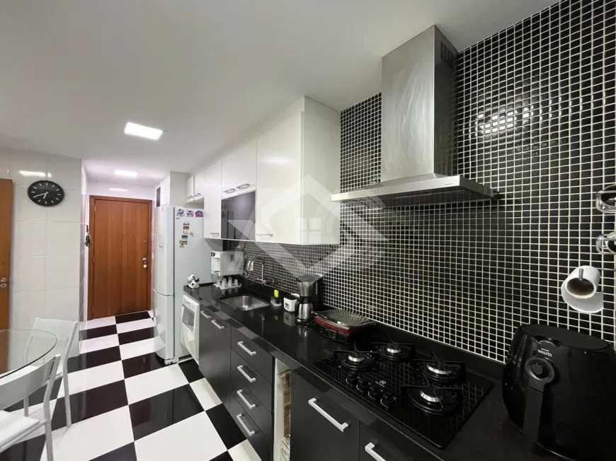 Apartamento à venda com 4 quartos, 161m² - Foto 9