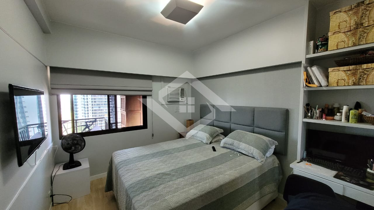 Apartamento à venda com 2 quartos, 67m² - Foto 2