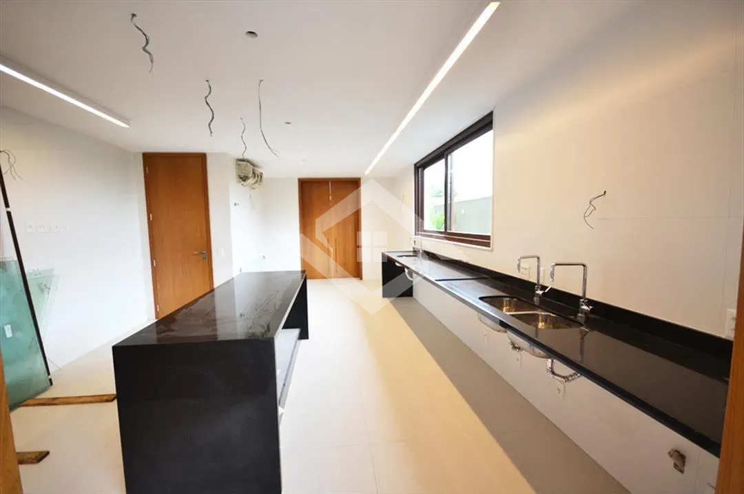 Casa à venda com 5 quartos, 1000m² - Foto 17