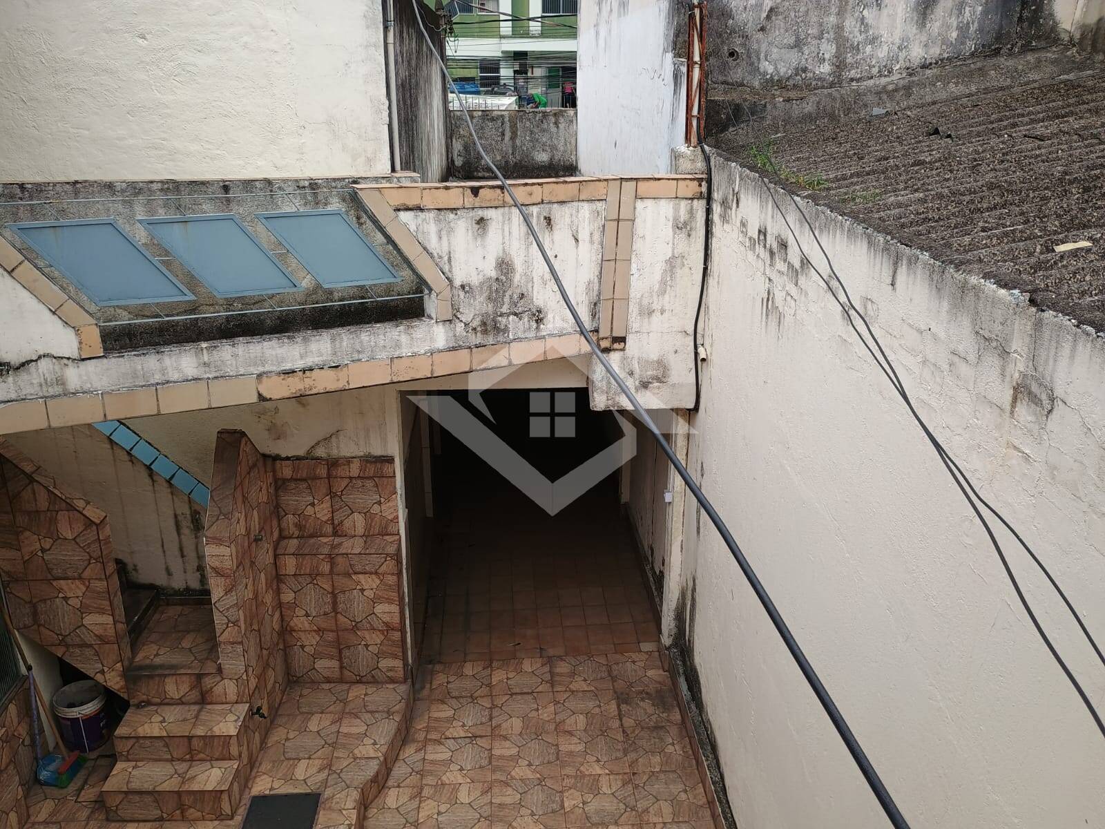 Casa à venda com 2 quartos, 200m² - Foto 3