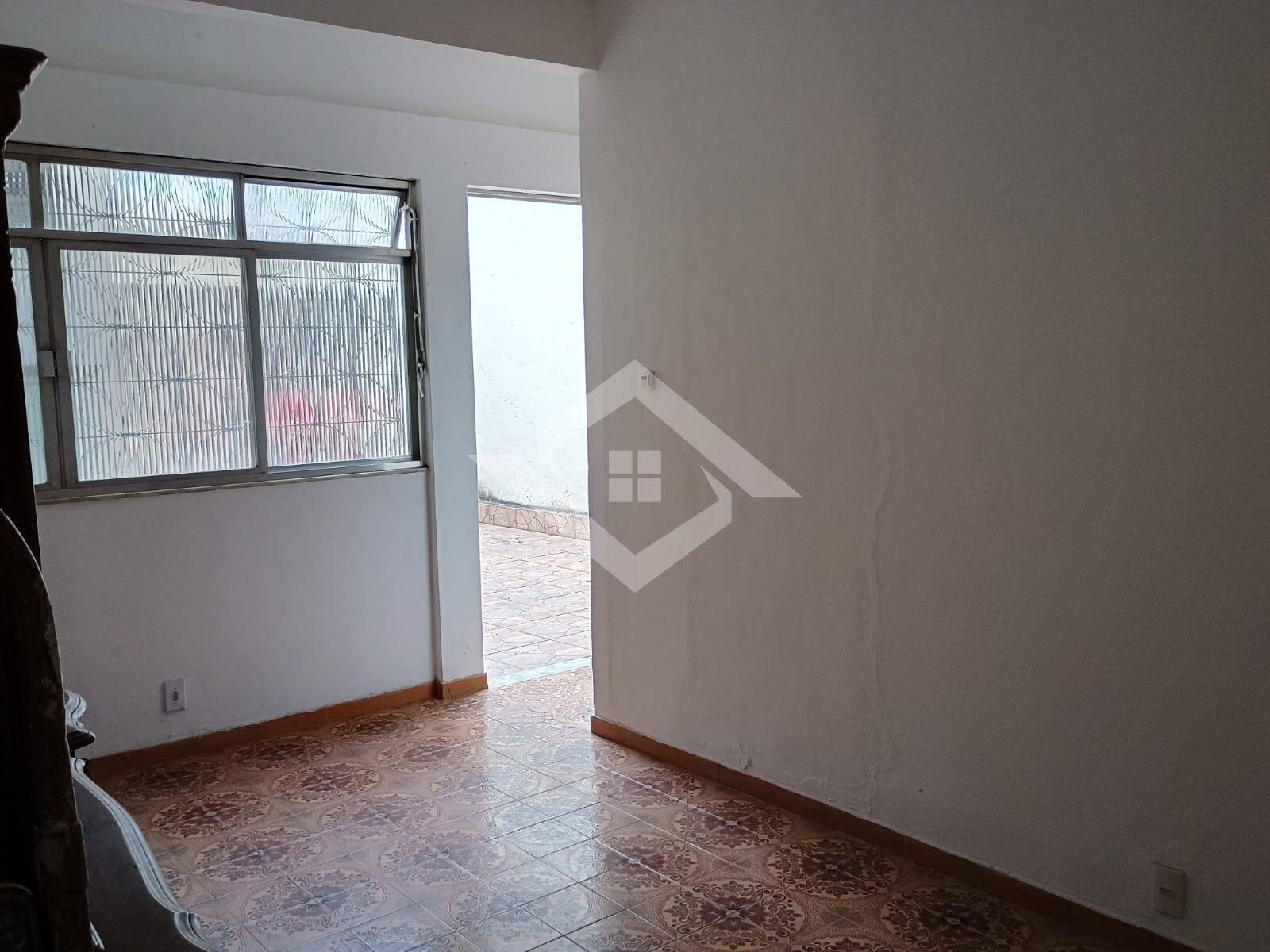 Casa à venda com 2 quartos, 200m² - Foto 8