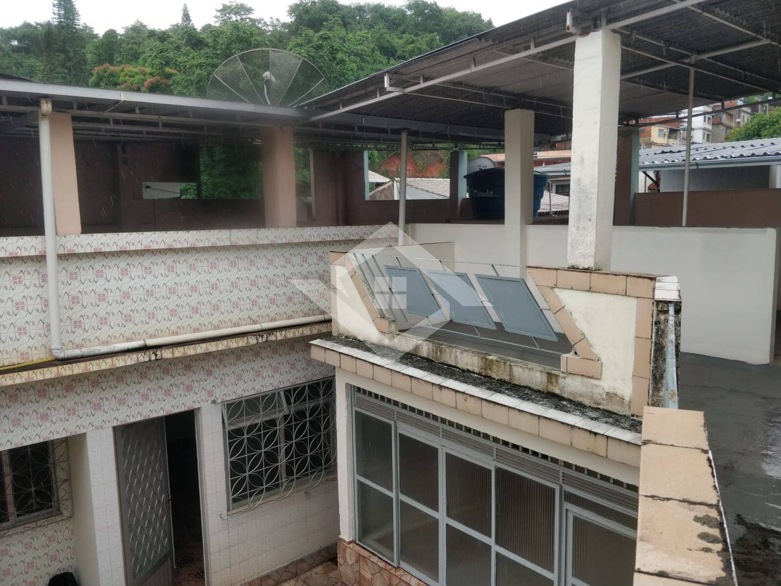 Casa à venda com 2 quartos, 200m² - Foto 25