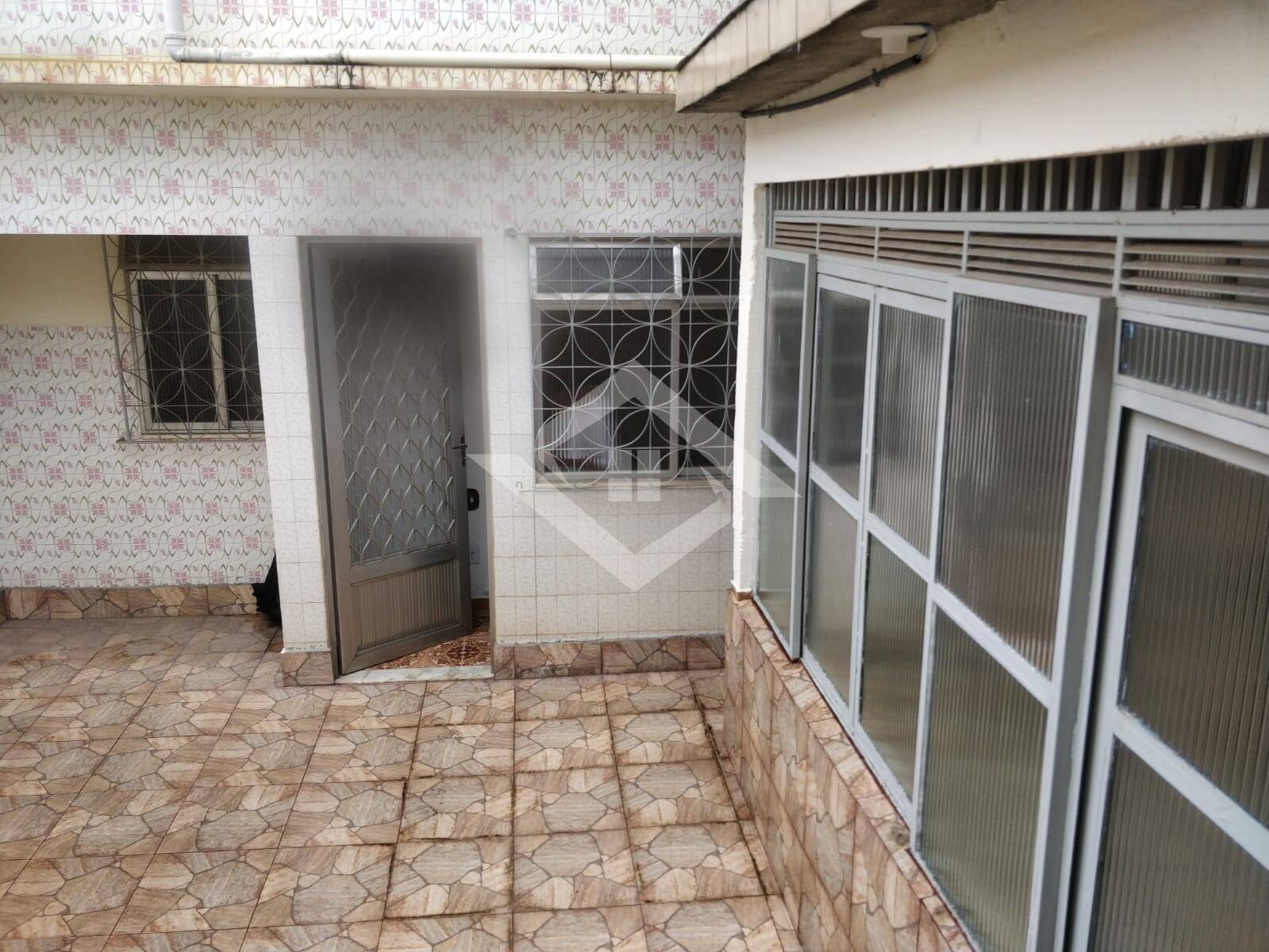 Casa à venda com 2 quartos, 200m² - Foto 24