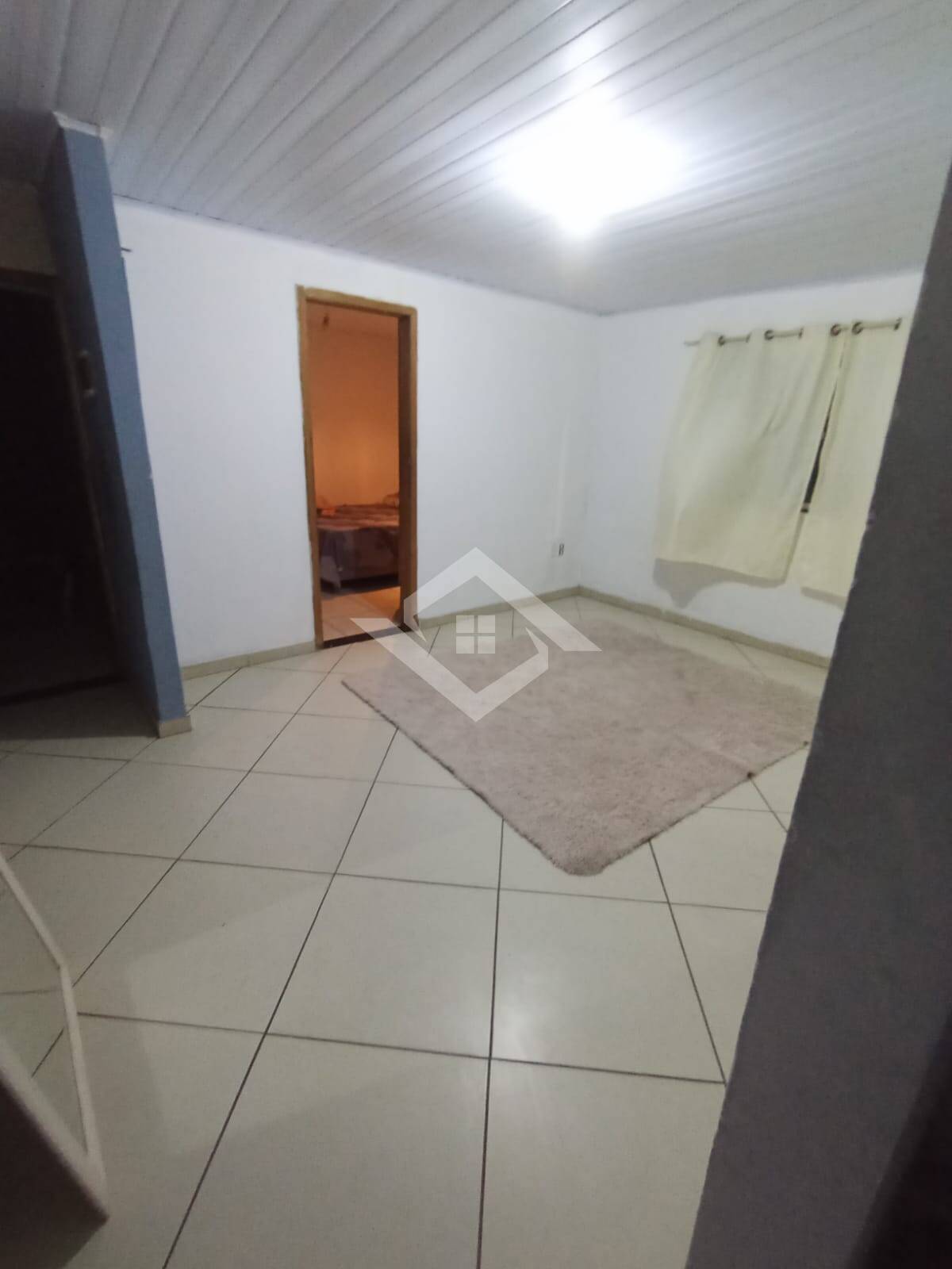 Casa à venda com 3 quartos, 70m² - Foto 4