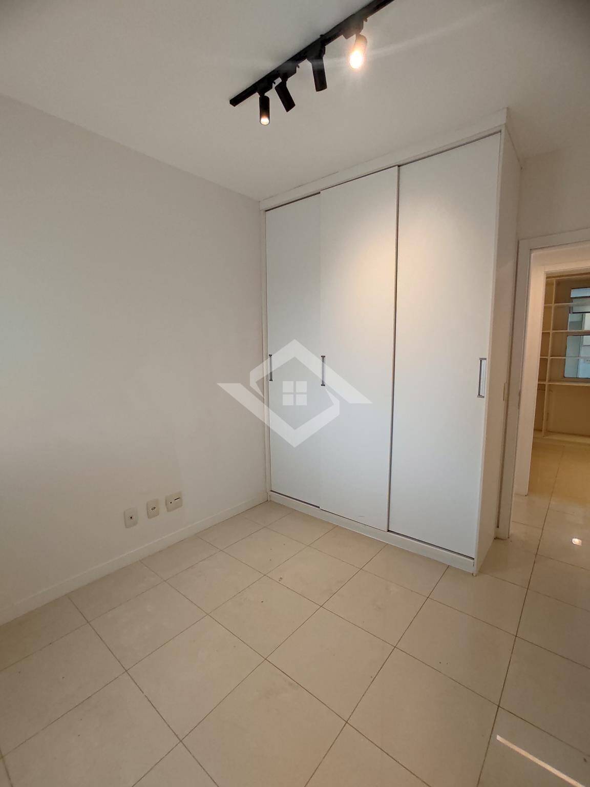 Apartamento à venda com 4 quartos, 113m² - Foto 15