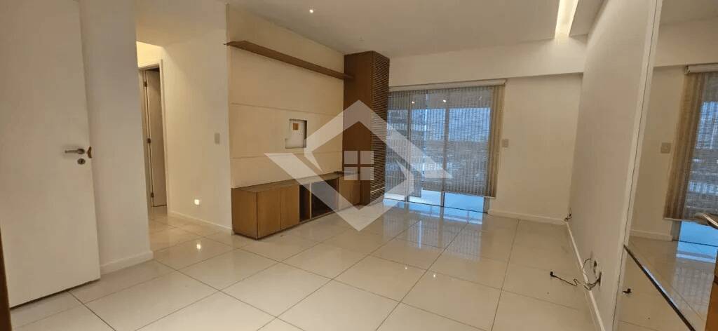 Apartamento à venda com 2 quartos, 75m² - Foto 3