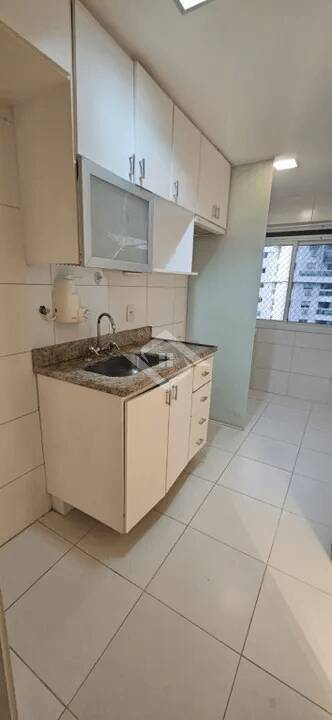 Apartamento à venda com 2 quartos, 75m² - Foto 4