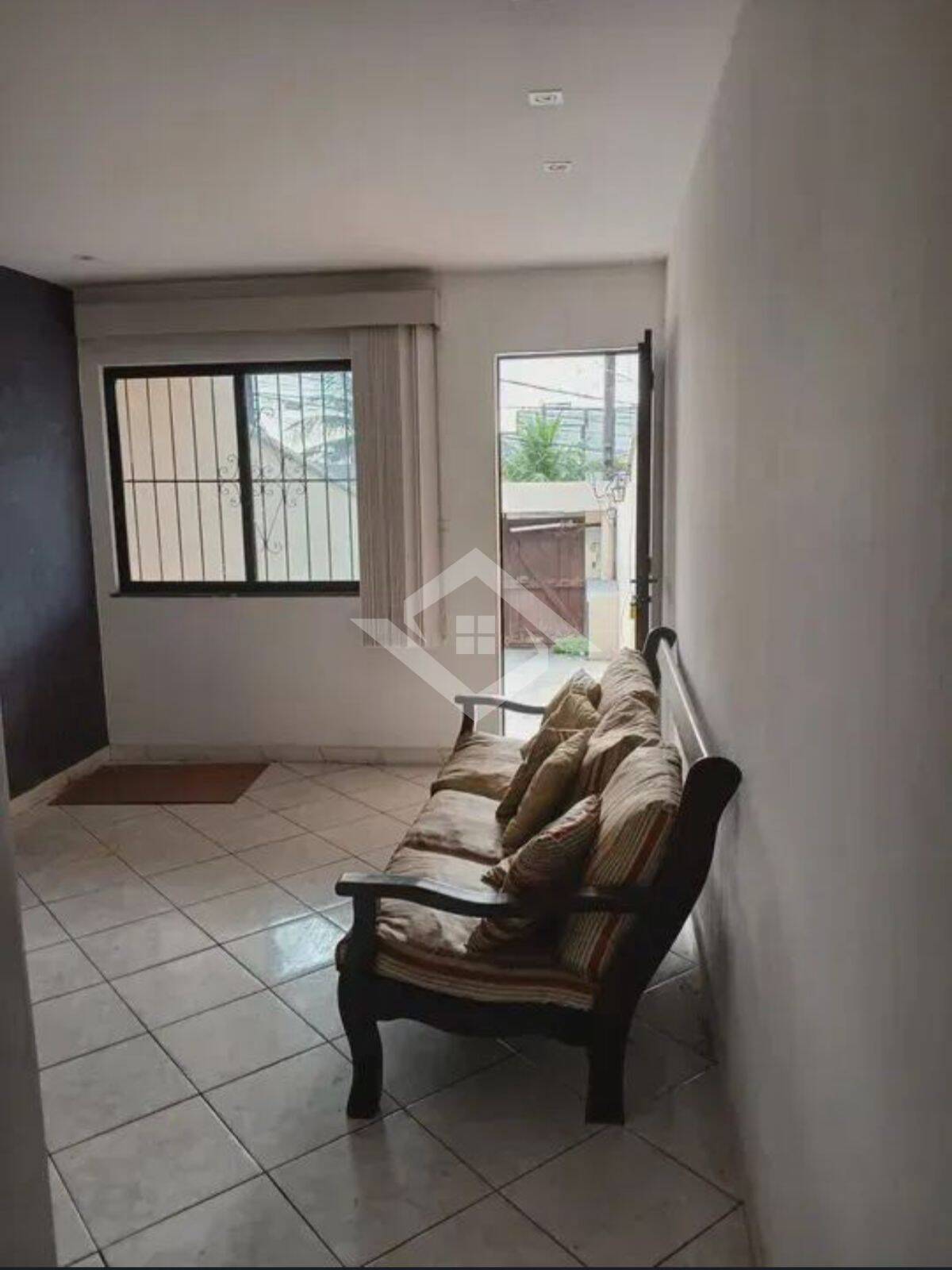 Casa para alugar com 2 quartos, 110m² - Foto 3