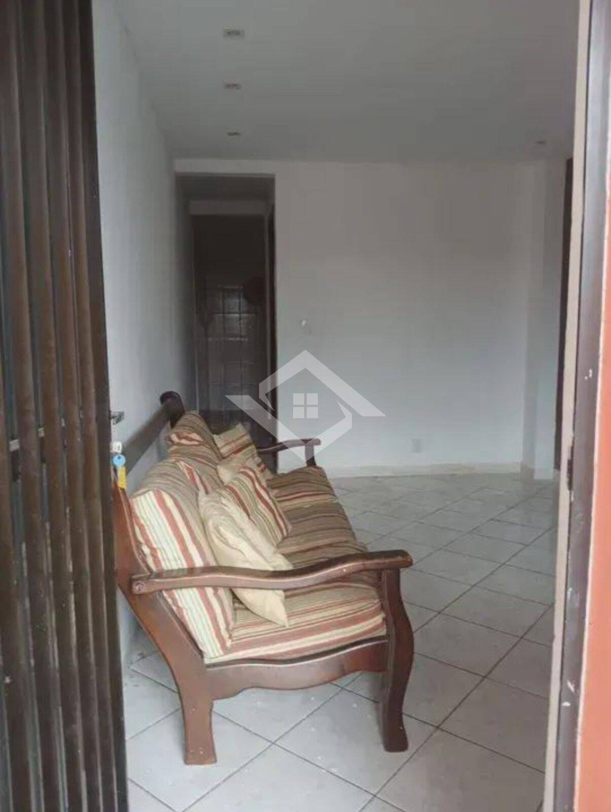 Casa para alugar com 2 quartos, 110m² - Foto 5