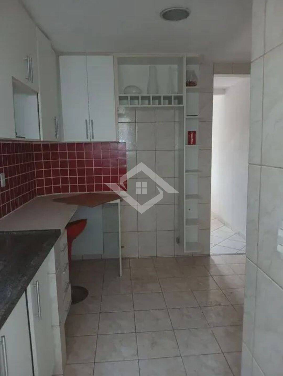 Casa para alugar com 2 quartos, 110m² - Foto 11