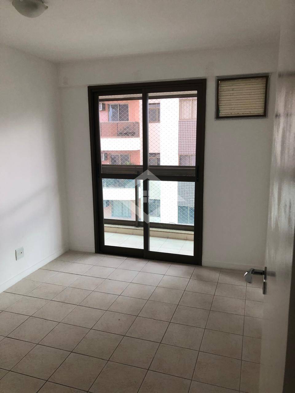 Apartamento para alugar com 2 quartos, 77m² - Foto 6