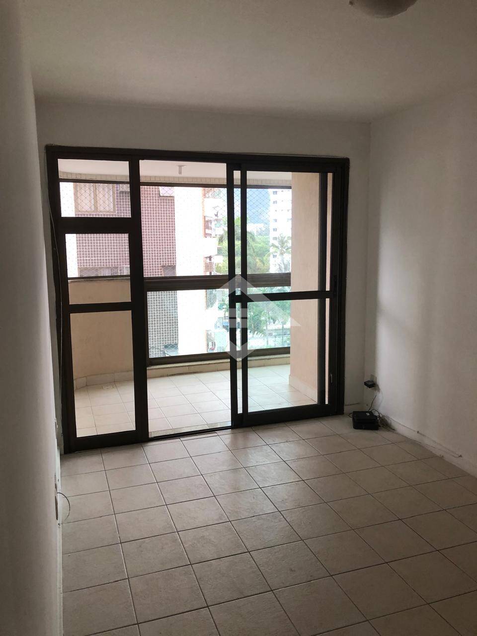 Apartamento para alugar com 2 quartos, 77m² - Foto 12