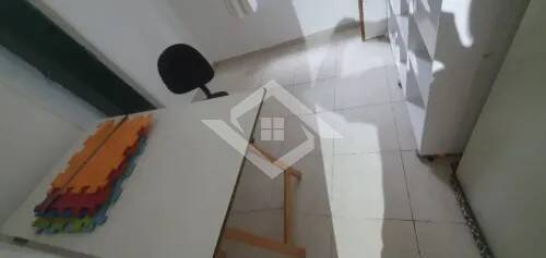 Casa para alugar com 4 quartos, 300m² - Foto 16