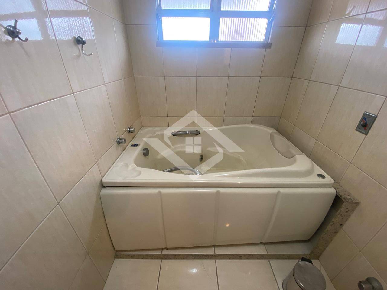 Apartamento para alugar com 3 quartos, 140m² - Foto 46