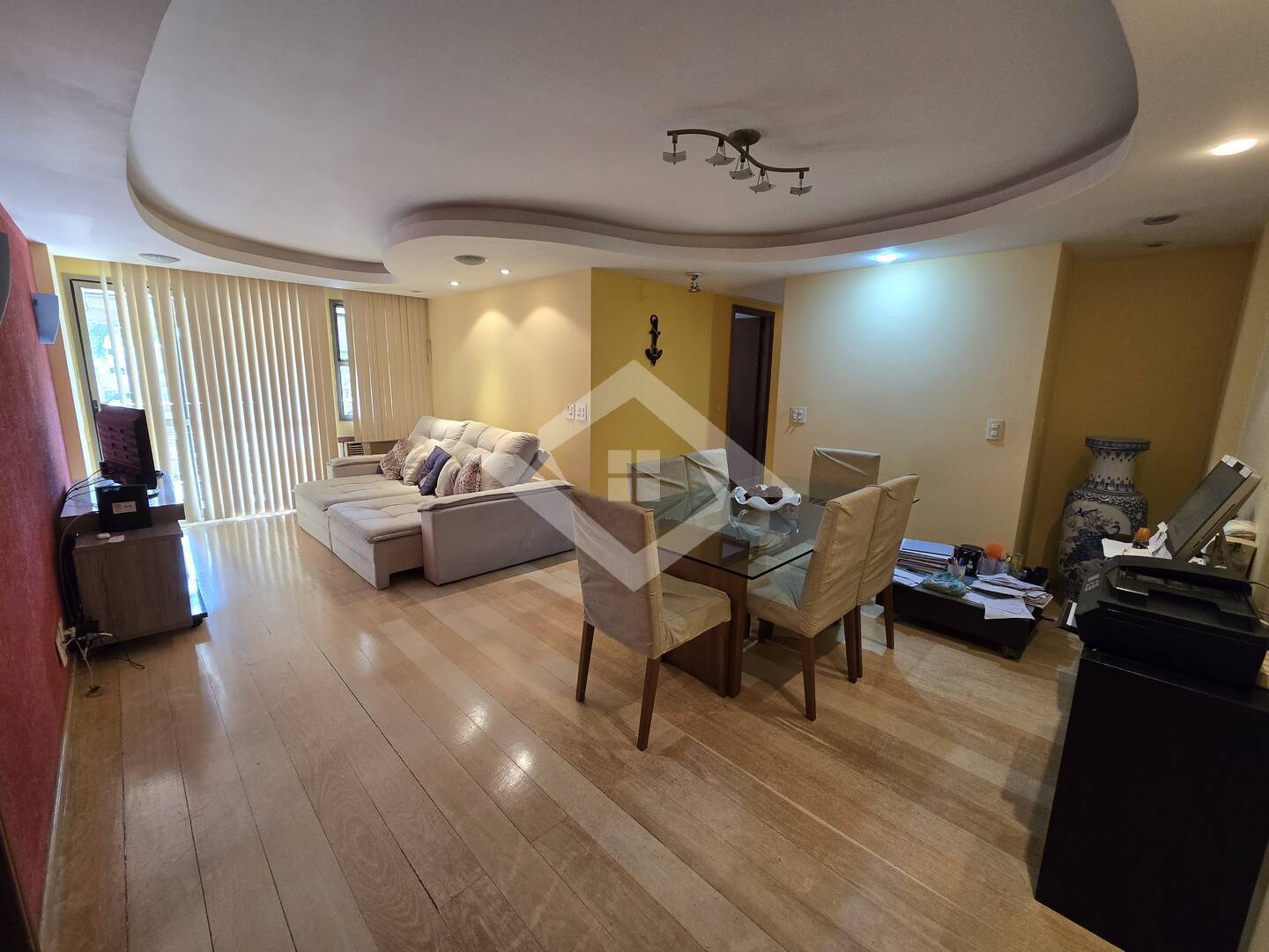 Apartamento à venda com 3 quartos, 116m² - Foto 1