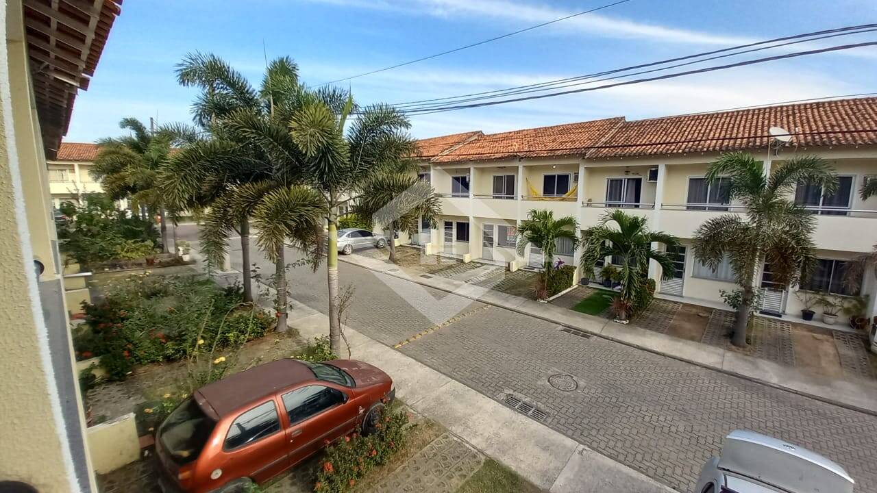 Casa à venda com 2 quartos, 60m² - Foto 2