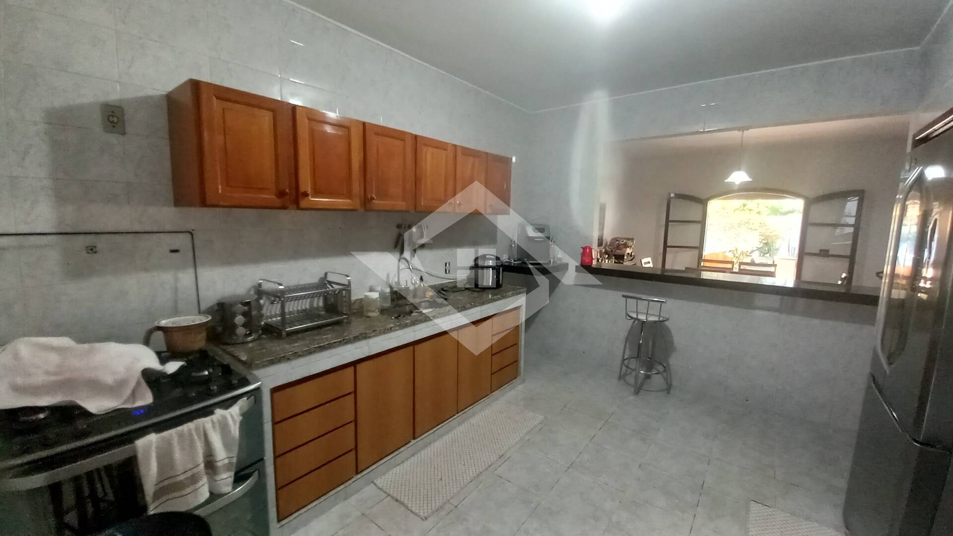 Casa à venda com 4 quartos, 220m² - Foto 3