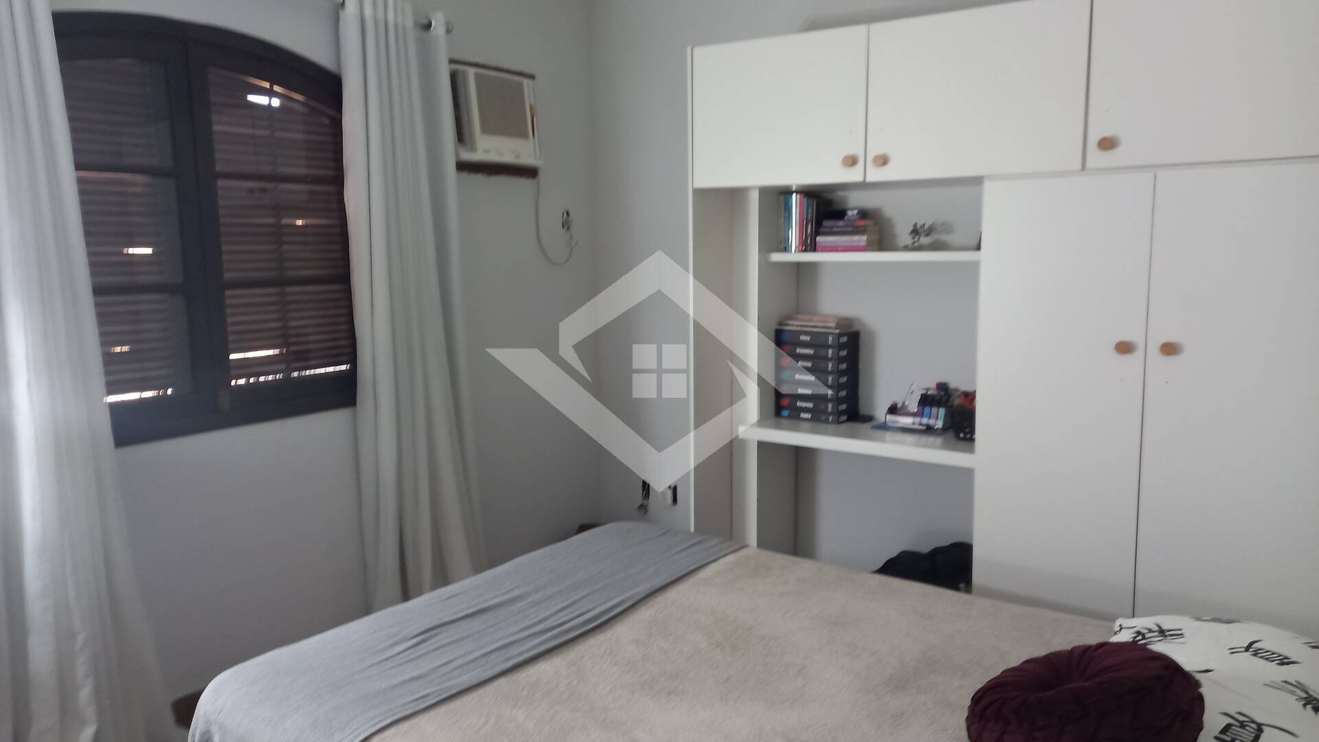 Casa à venda com 4 quartos, 220m² - Foto 14