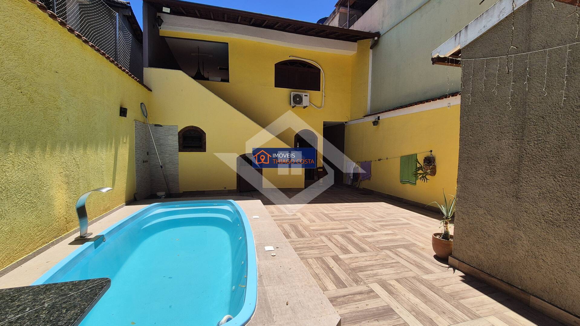 Casa à venda com 4 quartos, 124m² - Foto 1