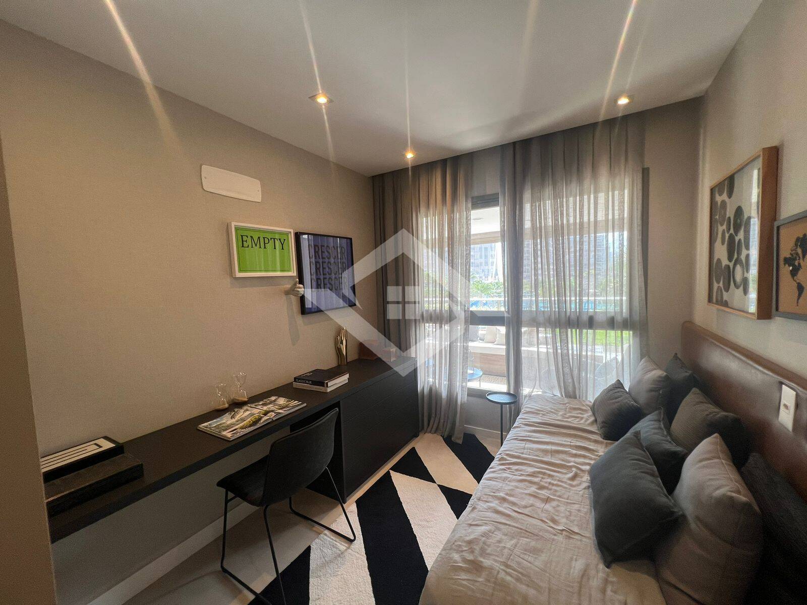 Apartamento à venda com 4 quartos, 156m² - Foto 14