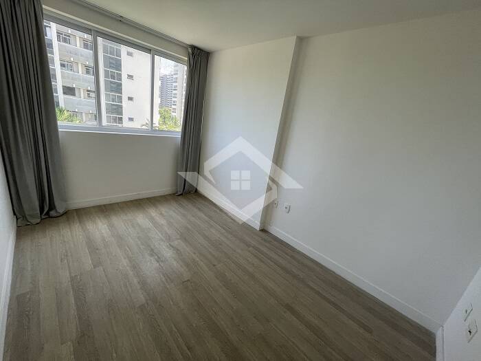 Apartamento à venda com 3 quartos, 110m² - Foto 13