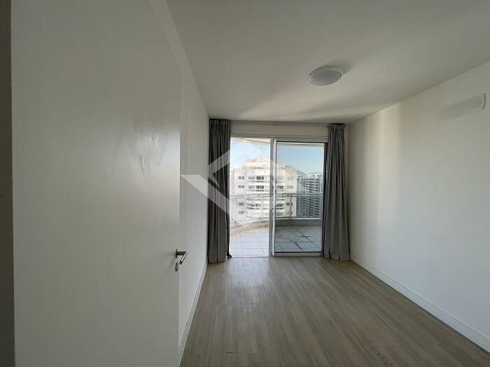 Apartamento à venda com 4 quartos, 247m² - Foto 7