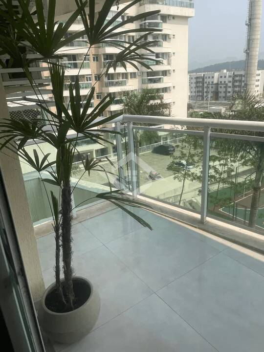 Apartamento à venda com 2 quartos, 66m² - Foto 2