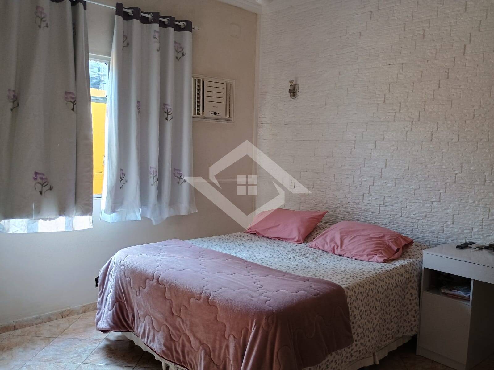 Casa à venda com 3 quartos, 300m² - Foto 7