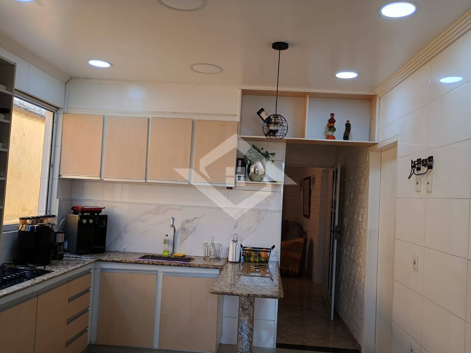 Casa à venda com 3 quartos, 300m² - Foto 16